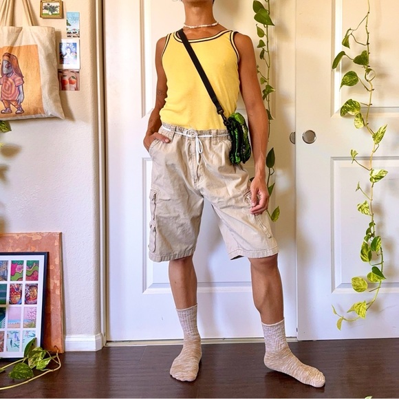 Vintage Y2K Baggy Khaki Cargo Shorts - Picture 1 of 6